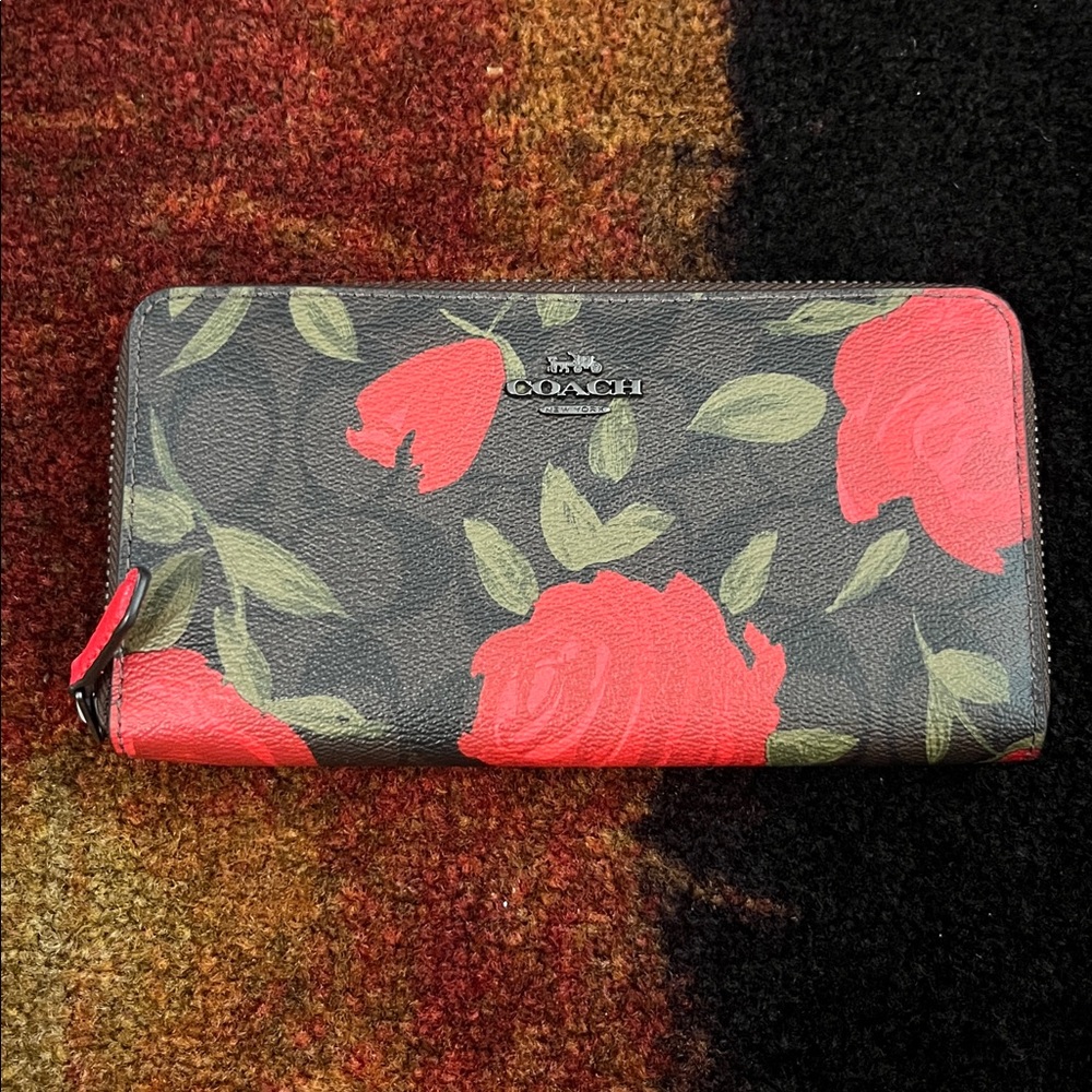 NWOT Coach Floral Print Accordion Zip Wallet  (F26290)